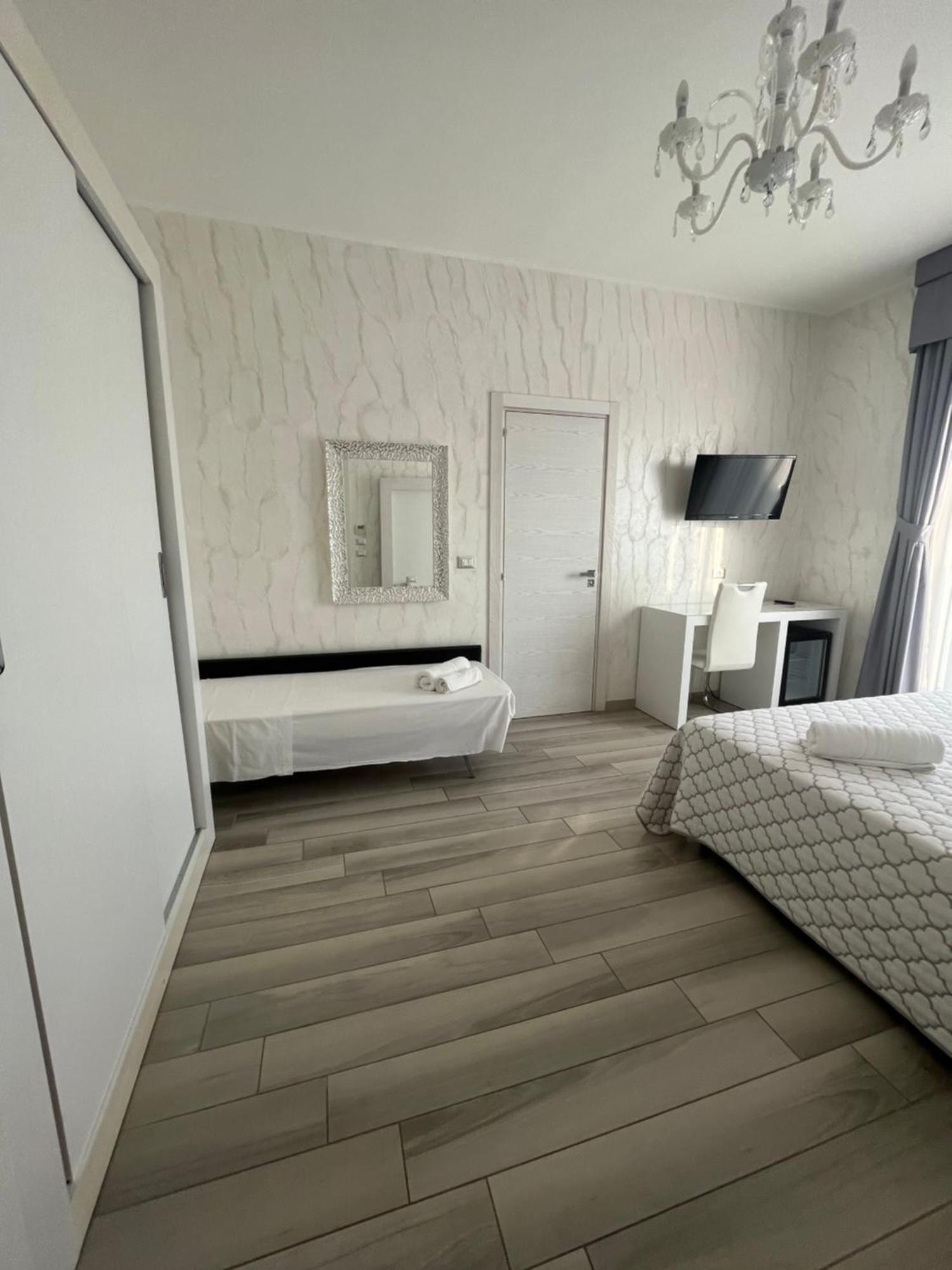 Hotel Paladini Порто-Чезарео Экстерьер фото